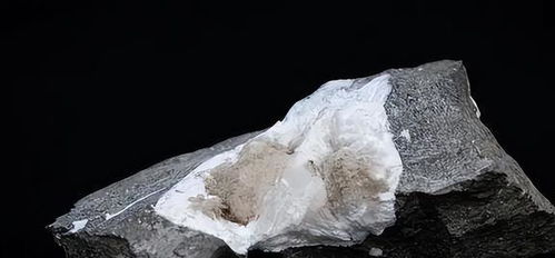 石棉的双面性 60余国禁用的隐形杀手为何在我国仍常见